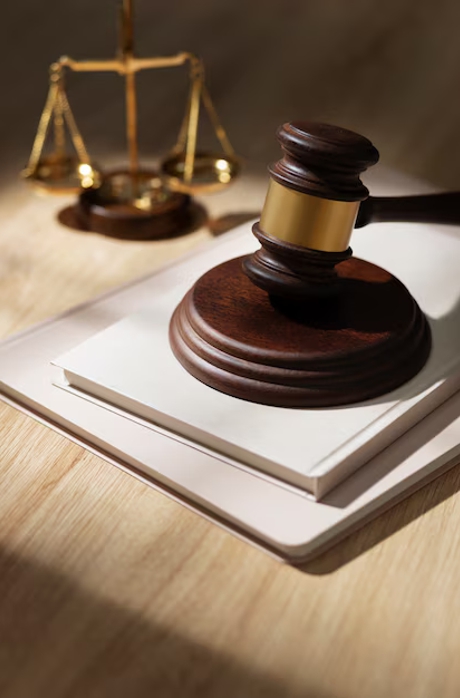 peritos y corredores públicos están autorizados por instituciones como el Tribunal Superior de Justicia del Estado de Nuevo León y la Secretaría de Economía Federal